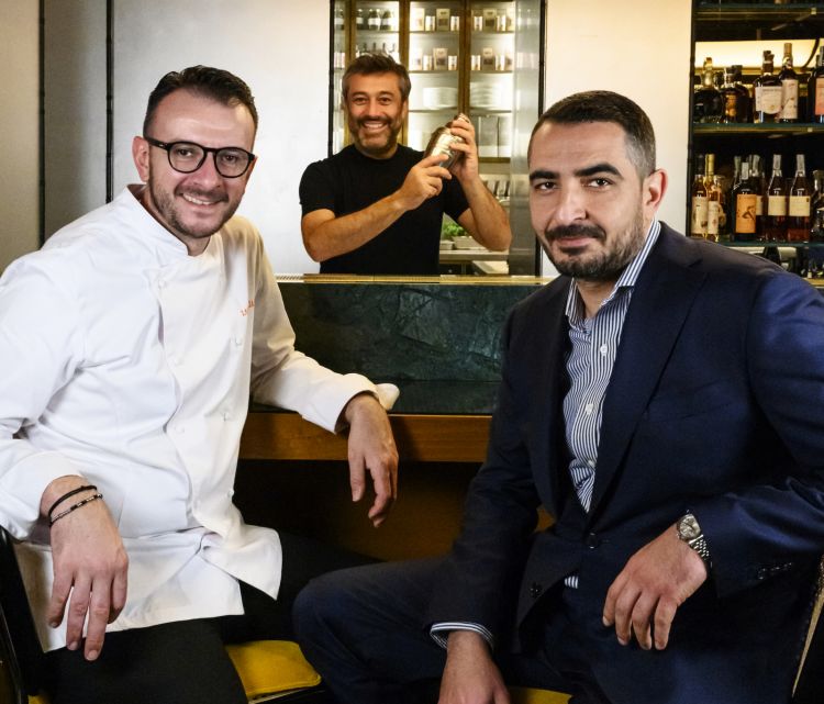 Denis Pedron (chef), Enrico Buonocore (patron) e Sorin Tanasie (restaurant manager). Foto Brambilla/Serrani
