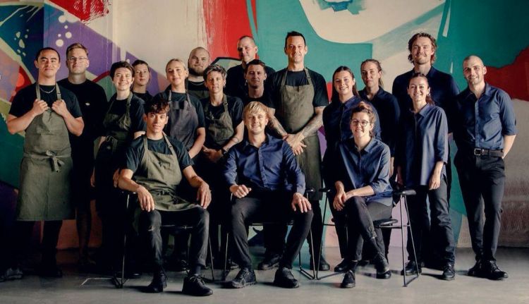 The full team at Amass. Second from the right, Erica Parrino. In the middle, chef and patron Matt Orlando
