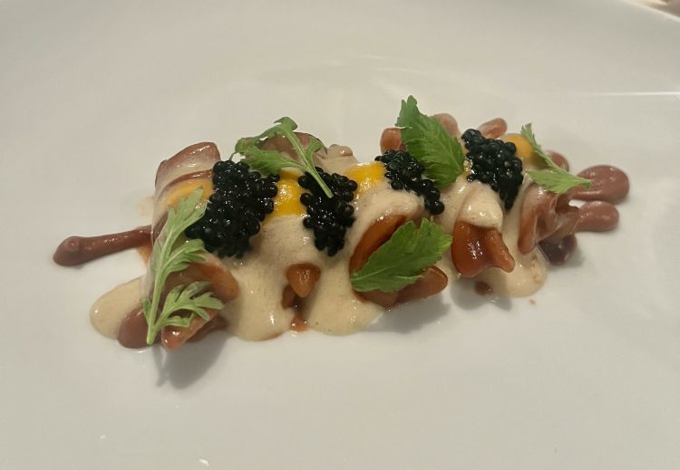 Eliche del Pastificio Massi, assenzio, banana e caviale di aringa
