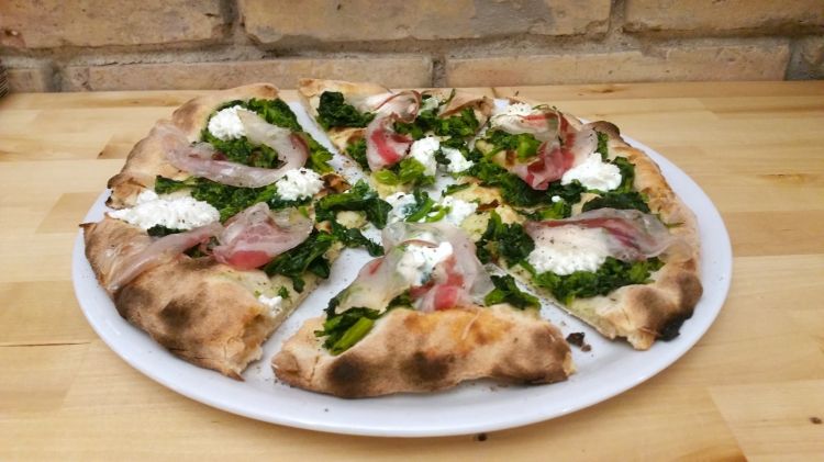 Pizza with broccoletti, pancetta from Cinta Senese pigs and ricotta
