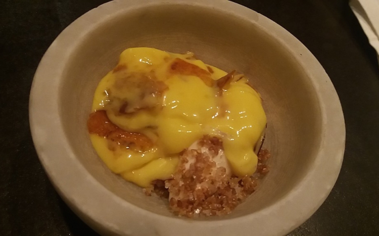 Crème brûlée di sambuco col gelato di latticello