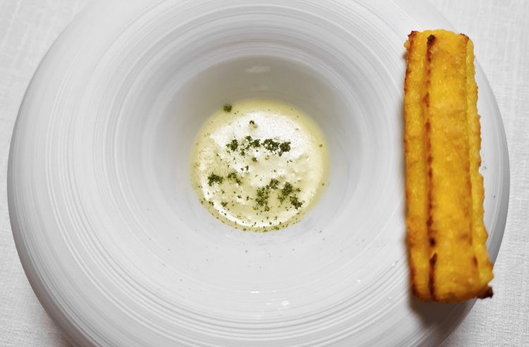 Churro alla romana, fonduta leggera di burro ed essenza di salvia dei Colli Euganei
