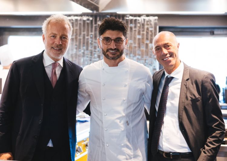 Paolo e Guido Damilano con lo chef Andrea Aprea
