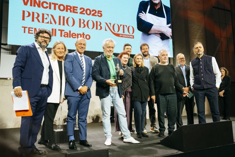 Passard sul palco di Torino con Ferran Adrià e gli altri giurati del Premio Bob Noto
