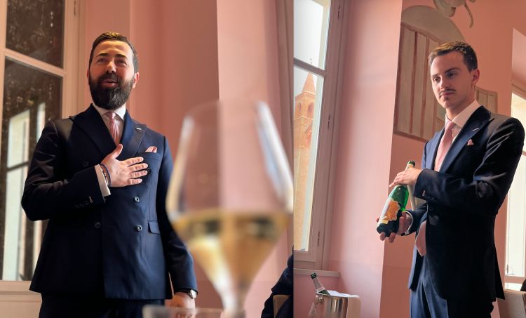 Davide Franco, restaurant manager e Jacopo Dosio, wine director di Piazza Duomo (foto Zanatta)
