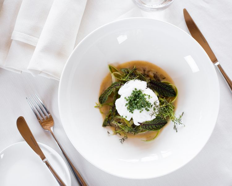 Cucina vegetale, preparata con ingredienti di stagione: un altro dei modi per coccolarsi all'Adler Spa Resort Dolomiti