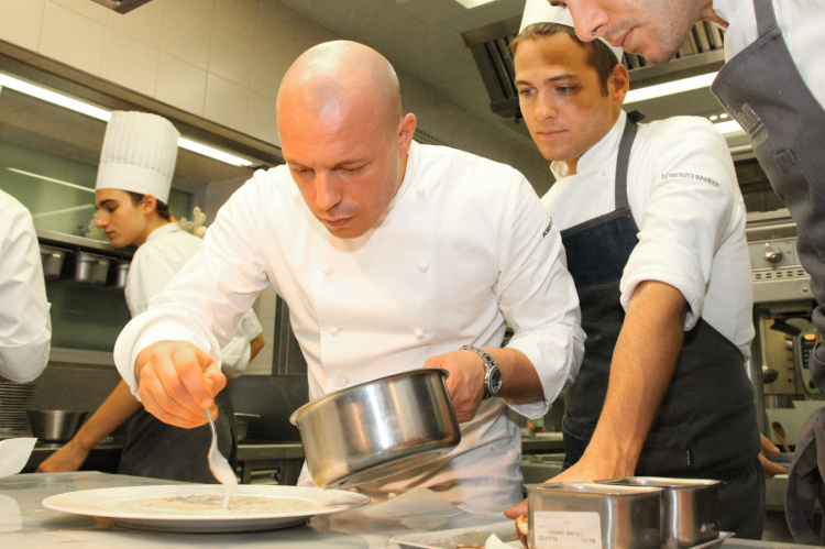 Roberto Conti, pavese, 34 anni, da 2 stagioni chef del Trussardi alla Scala
