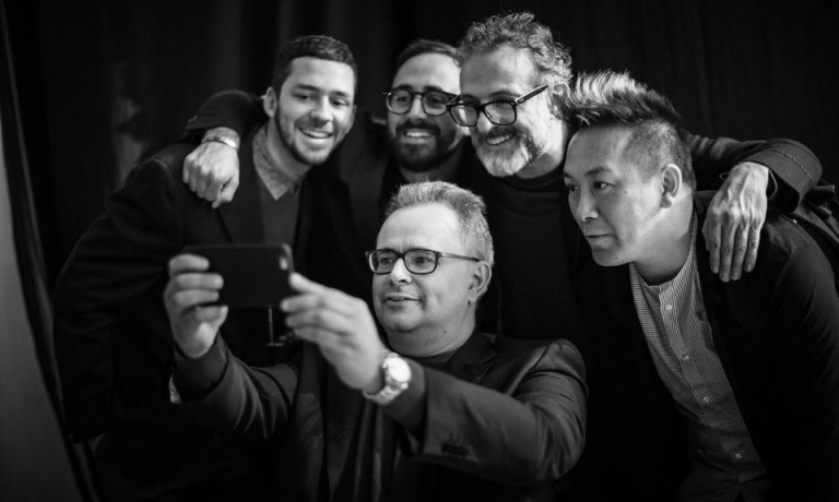 Felice Marchioni col team dell'Osteria Francescana