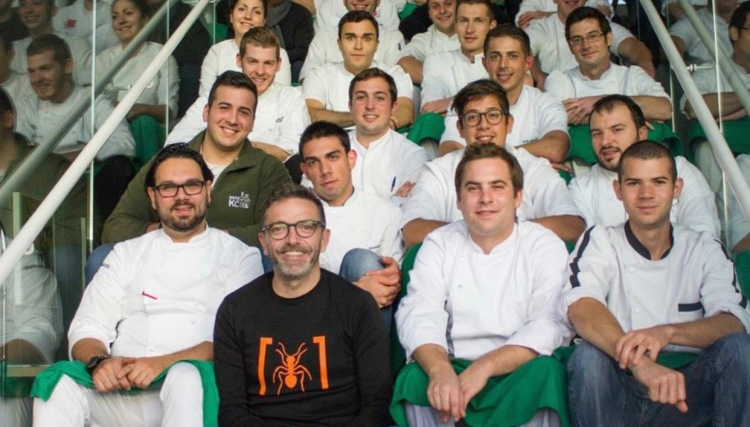 In the bottom left corner, Simone Cantafio and Sebastien Bras. This was the last service of the Italian in Laguiole, before leaving for Japan. Many Italian colleagues arrived; Luca Abbruzzino, Michelangelo Mammoliti, Alberto Buratti, Arcangelo and Pascal Tinari, Vasco Baldisserotto, Simone Tricarico and Giovanni Facchinetti
