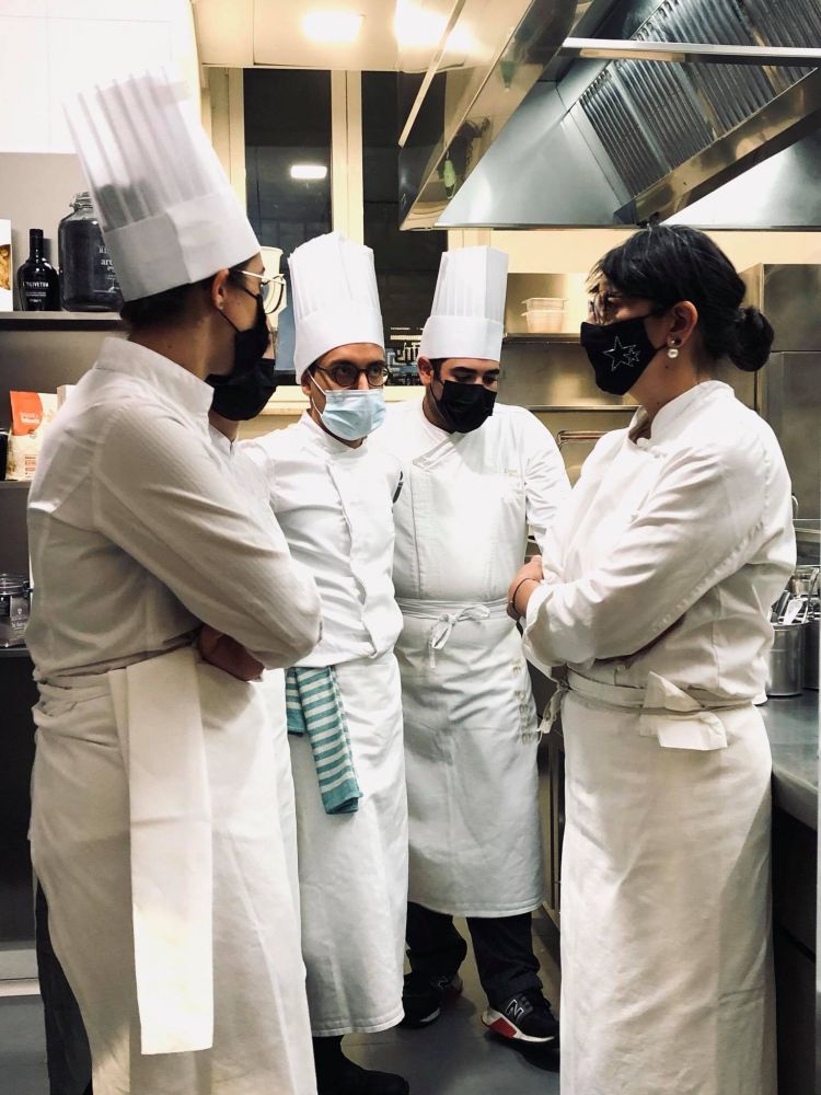 Isa Mazzocchi al timone della brigata di cucina
