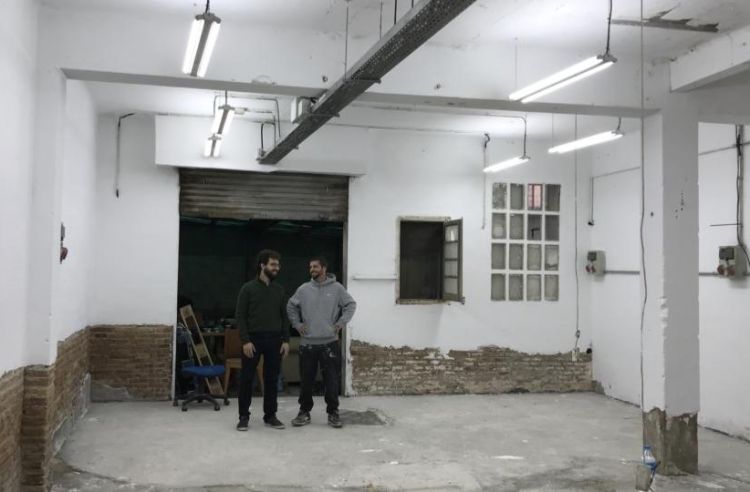 Gli uffici di Makeat, quando erano ancora un parcheggio...