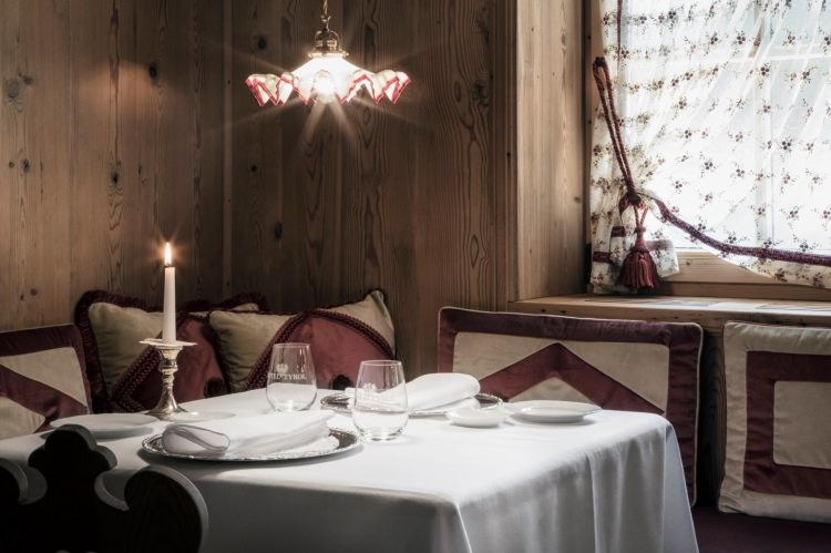 Una tavola dei Suinsom, il ristorante gastronomico del Tyrol

