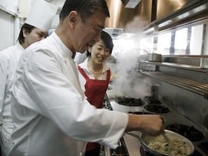 Tsutomi Ochiai, cuoco mediatico giapponese, esperto di cucina italiana