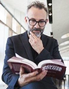 Massimo Bottura, in autunno uscirà a sua firma l'attesissimo "Never trust a skinny chef" , editore Phaidon (foto Brambilla-Serrani)