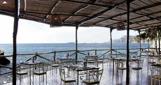 Il Carlino, the restaurant at sea level inside hotel San Pietro. The restaurant is named after the founder of the resort, Carlino Cinque, grandfather of the current owner Vito Cinque
