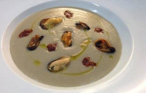 Fagioli borlotti cotti nell'acqua di cozze, cozze al vapore di limone e 'nduja di Aurora, ai tempi del Master di cucina italiana, che riparte il 3 febbraio prossimo