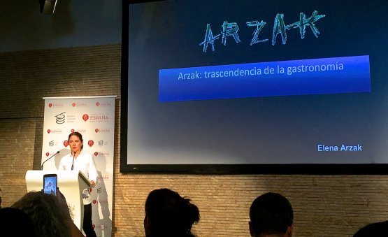 La ponencia di Elena Arzak si intitolava "La trascendenza della gastronomia” (foto Passera)