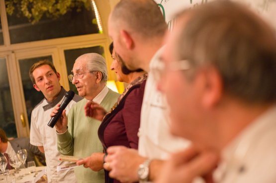 Gualtiero Marchesi, ospite della serata, accanto a Roberta Schira, che ha presentato la sua nuova fatica editoriale, La gioia del riordino in cucina