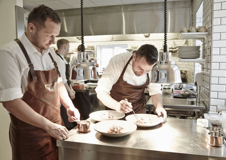 Søren Jakobsen e William Jørgensen, i due chef-fondatori-patron del Gastromé, ristorante di fine dining in centro città
