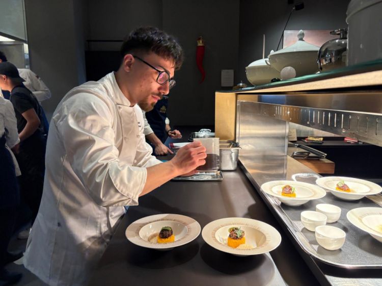 Daniele Capece al pass dell'hub