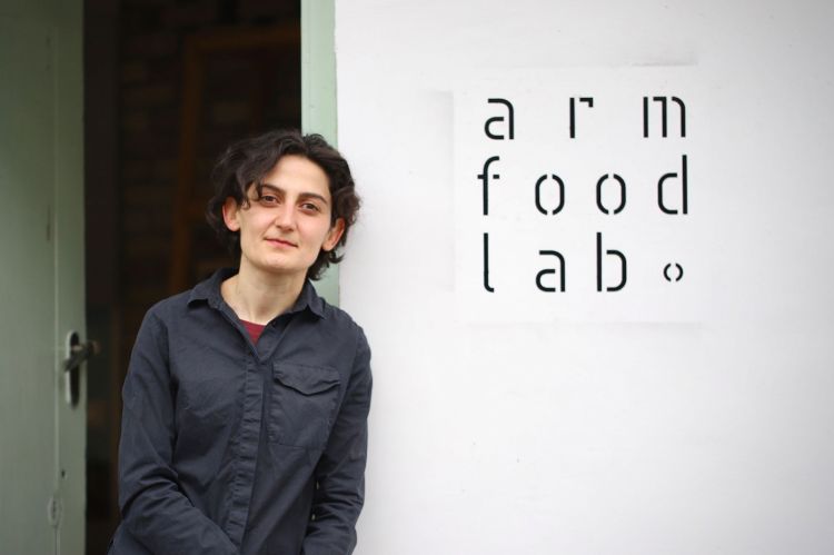 A Dilijan, in the north, there's Arm Food Lab, a small lab that is trying to interpret popular food in a future perspective. It develops a constant dialogue with generations of young cooks, who can't wait to give a new appearance to gastronomic tradition