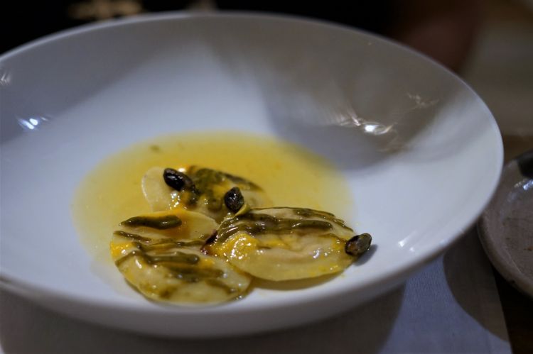 Bottoni di mortadella d'asina, pistacchio, agrumi
