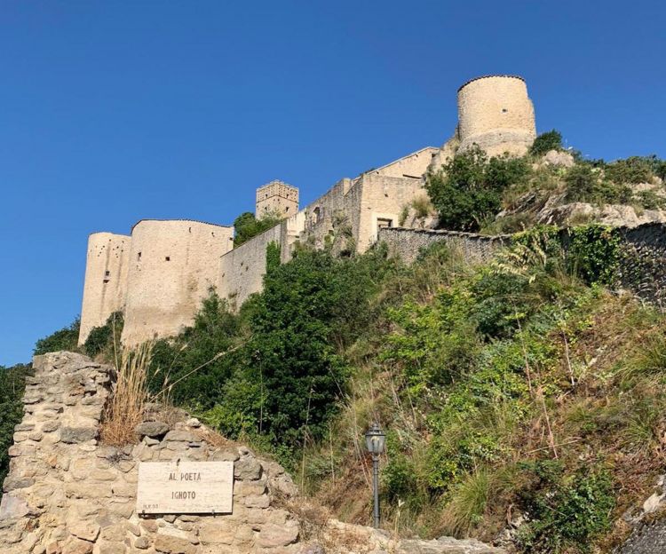 Castello Roccascalegna (Chieti)
