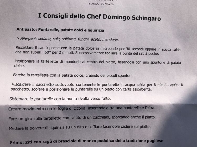 Arrivati a casa, apriamo il kit pensato da Domingo Schingaro, un menu che abbiamo già dettagliato per filo e per segno. Istruzioni, salse e ingredienti stanno tutte in un sacchetto compatto. A prova di bici e di pavè
