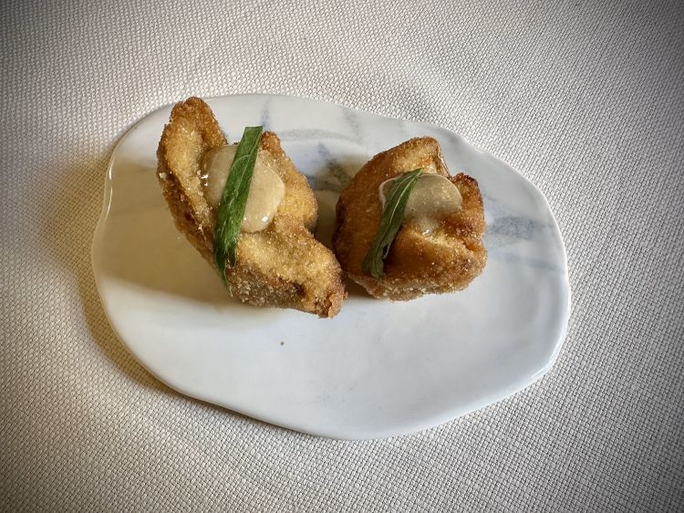 Cappella di porcino fritta, maionese di champignons