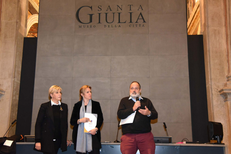 Paolo Marchi a Santa Giulia con il vicesindaco di Brescia, Laura Castelletti, e Roberta Garibaldi, direttrice scientifica del progetto East Lombardy
