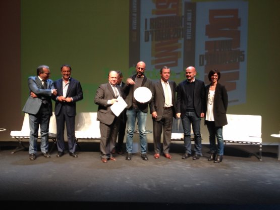 Niko Romito, premio "Performance dell'anno", ha raggiunto come punteggio in classifica Heinz Beck, Massimiliano Alajmo ed Enrico Crippa, all'inseguimento del primatista Massimo Bottura