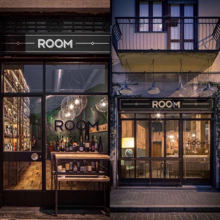 Le due porte del Finest Wine Room e del Finest Drink's Room. Sono distanti pochi metri, noi le abbiamo affiancate