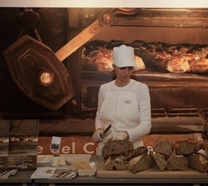 Il pane di Princi, lievitati colonna di Identità (foto Fabio Lombrici)