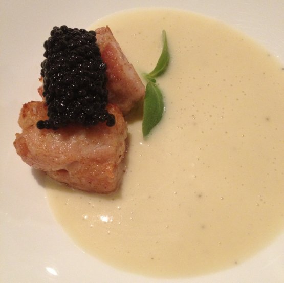 Vichyssoise, animelle e caviale affumicato