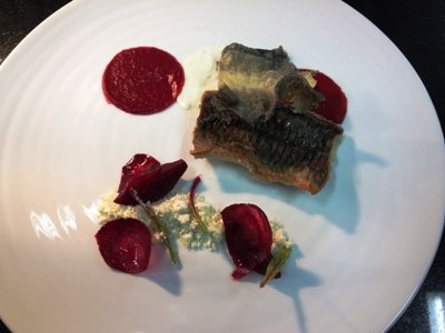 Eel, its fragrant skin, beetroot, yogurt and powdered extra virgin olive oil. At Berton you meet two tasting menus, 80 and 110 euro