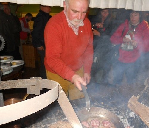 Josko Sirk prepara uno squisito salame all'aceto