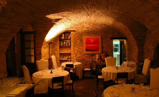The old arches at Sigismondo Gaetani’s restaurant La Degusteria del Gigante, via degli Anelli 19, San Benedetto del Tronto (Ascoli Piceno), +39.0735.588644