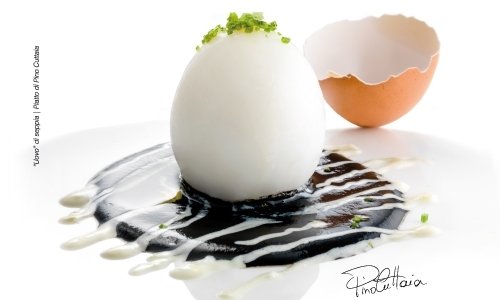 EMOZIONI. L'uovo di seppia di Pino Cuttaia, chef de La Madia di Licata