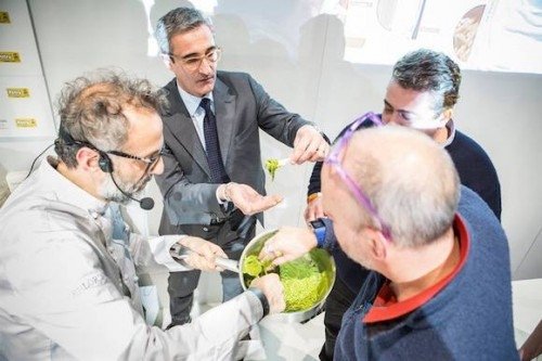 Riccardo Felicetti next to Massimo Bottura. Monograno Felicetti will be one of the protagonists with a series of lessons on pasta signed by important chefs