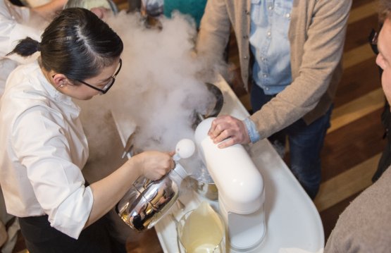Cocktail e gelati all'azoto presentati da Blumenthal a Courmayeur