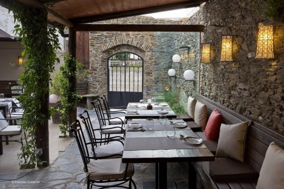 Compartir, indirizzo Riera Sant Vicenç s/n, Cadaqués, Catalogna, Spagna, telefono +34.972.258482 (foto Francesc Guillamet)