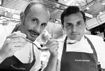 Enrico Crippa, 41 anni, con il sous chef del Piazza Duomo Antonio Zaccardi, 34 anni