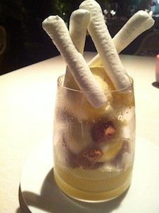 Juvia shot: spuma di cocco calda con piña colada (foto Bertellini)