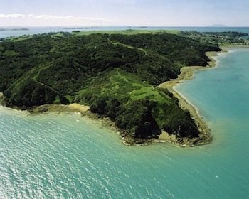L'isola di Wahieke, al largo di Auckland, Nuova Zelanda, sede della Rangihoua Estate