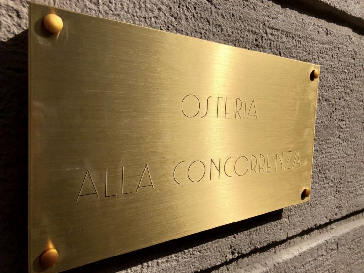 Telefono: +390291672012
instagram @osteria_alla_concorrenza
mail info@osteriaallaconcorrenza.it
