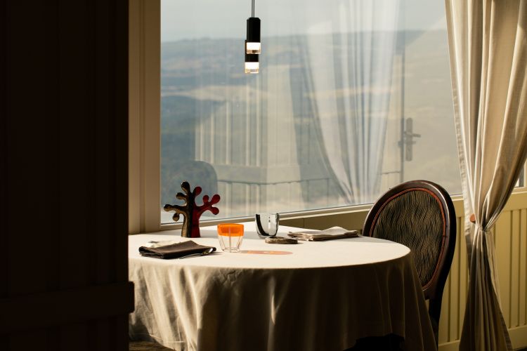 La sala con vista del ristorante