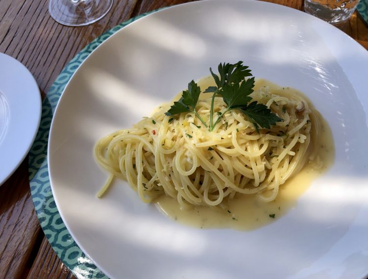 Spaghetti al limone e peperoncino, un classico del Carlino
