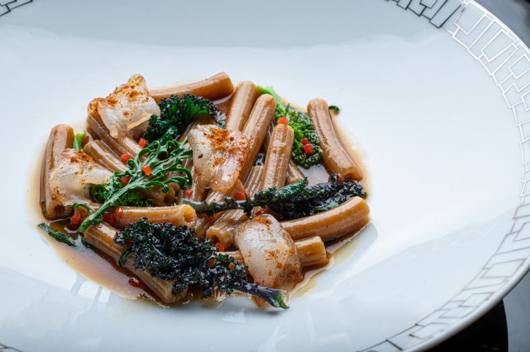 Sedani di grano turanico, ristretto di mare e minestra napoletana