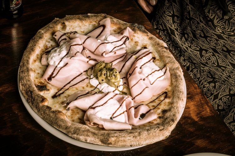 Giuseppe Alessio: fiordilatte, mortadella, stracciatella, crispy chicory tips, glaze of balsamic vinegar, powdered taralli from Apulia 
