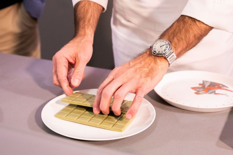 La finta tavoletta di cioccolato, omaggio di Oldani a Knam
